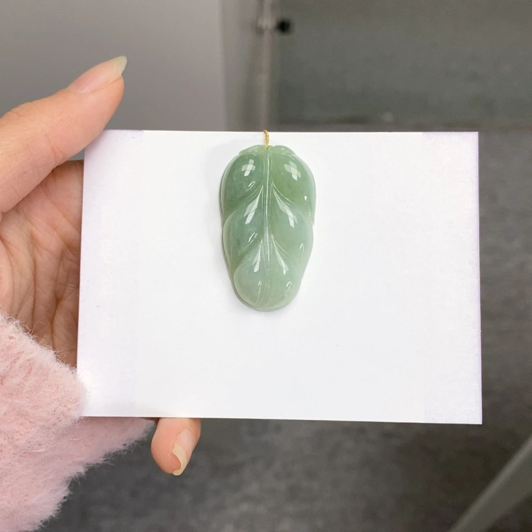 翡翠颈饰未镶嵌叶子