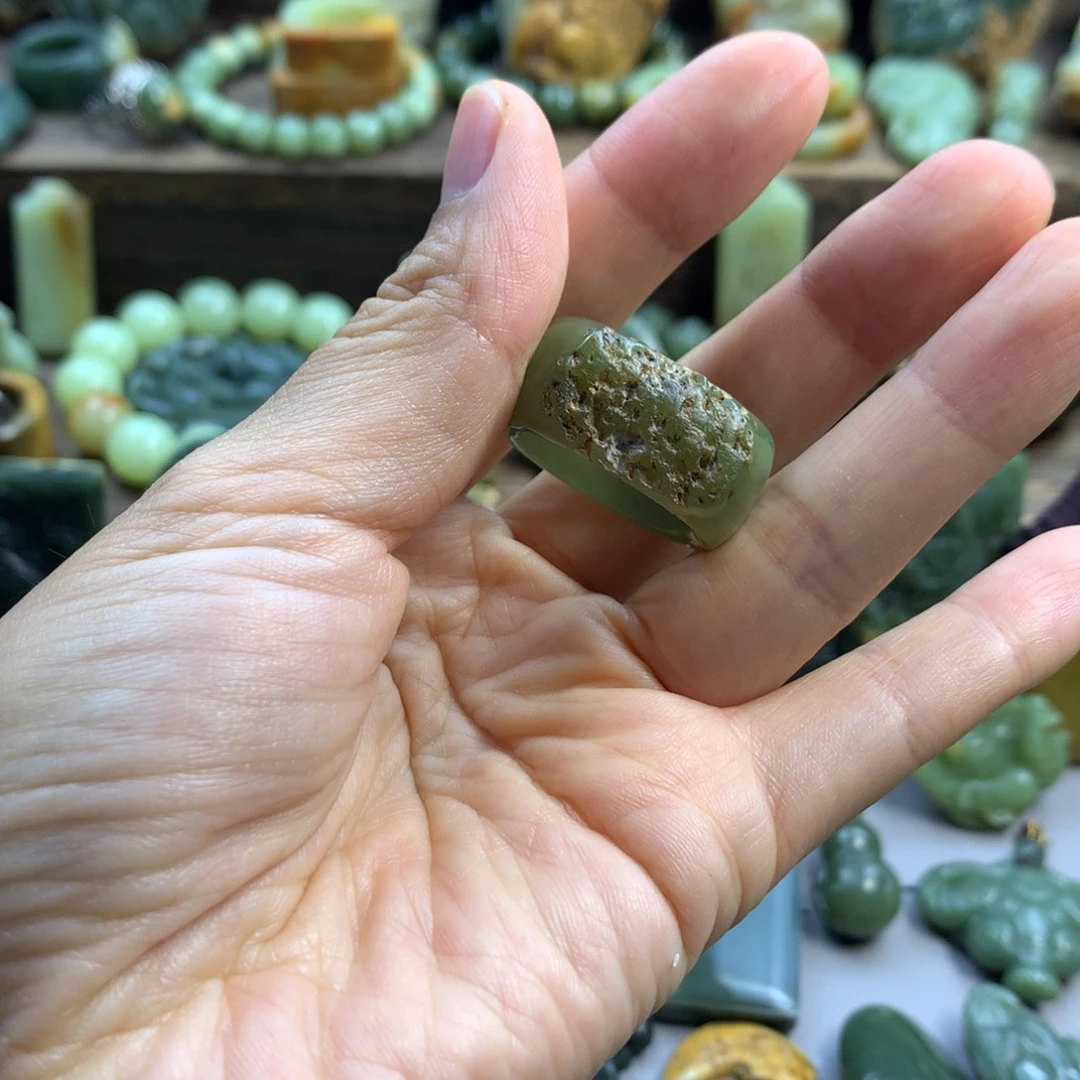 F***P未镶嵌岫岩河磨玉（透闪石质玉）珠宝奇石