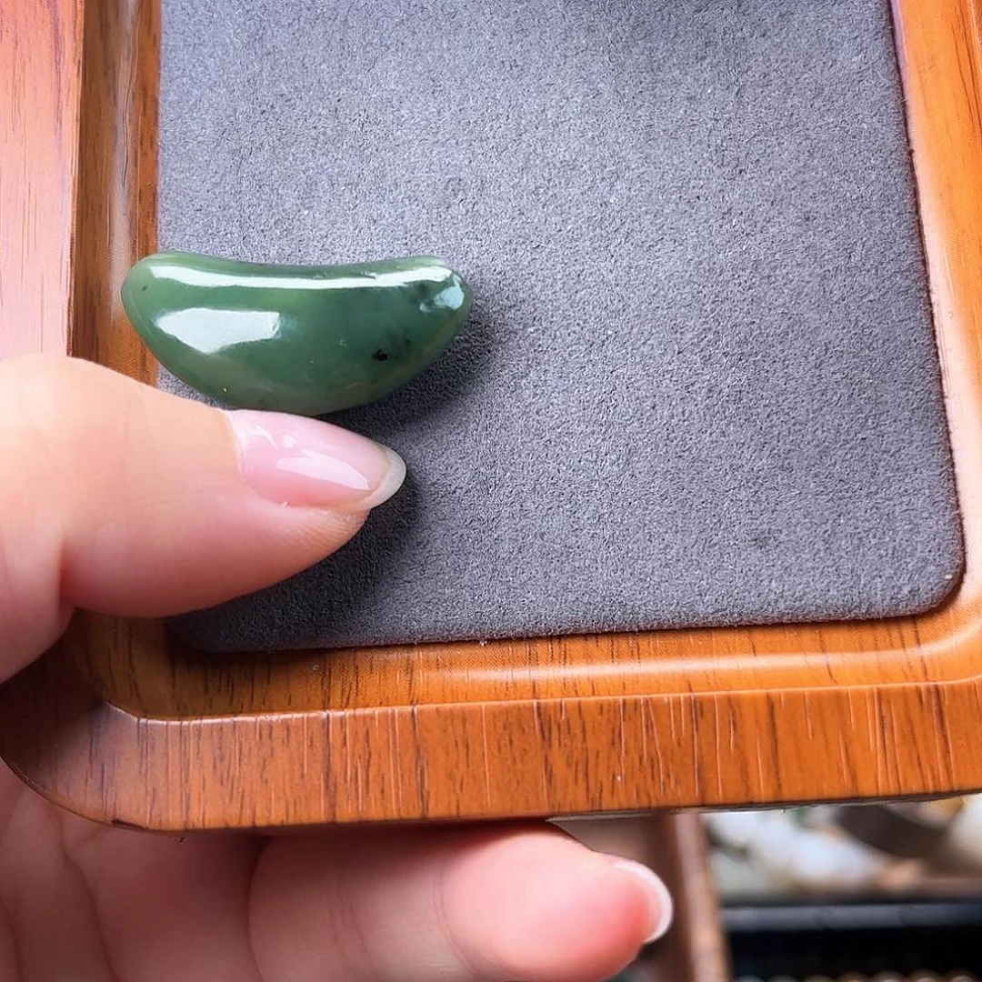 颈饰未镶嵌和田玉?*九