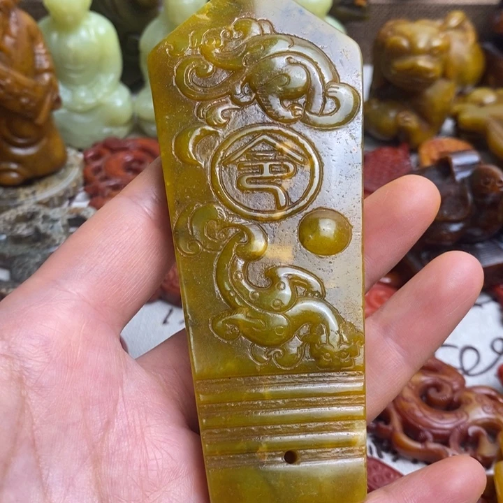 未镶嵌蛇纹石玉颈饰