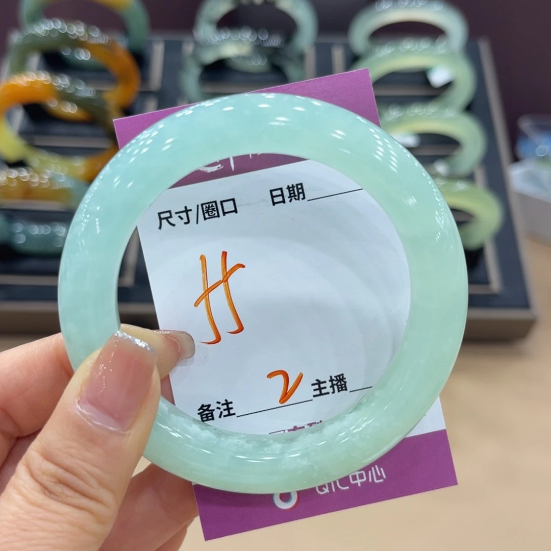 小***！蛇纹石玉未镶嵌手镯
