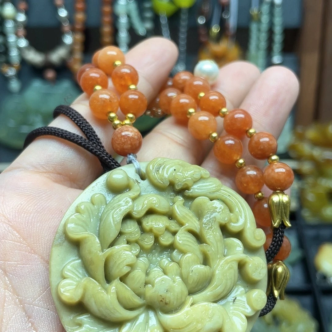 蛇纹石玉未镶嵌颈饰