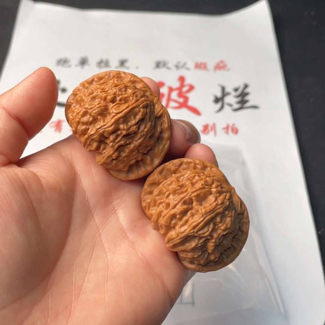 文玩核桃把件345。45白狮子