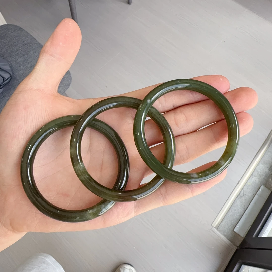 天然和田玉牛油果手镯多样性发其一z有纹有裂带瑕纹理结构
