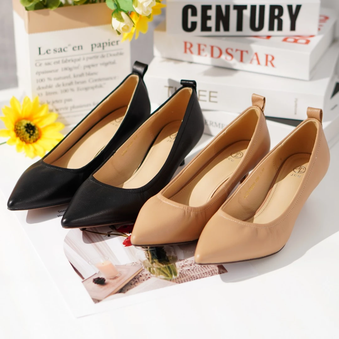 一路童行 3061515 女士时尚气质尖头皮设计褶皱小猫跟鞋品牌撤柜