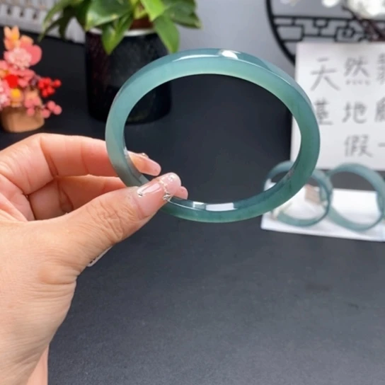 未镶嵌手镯翡翠?****桶66尺寸