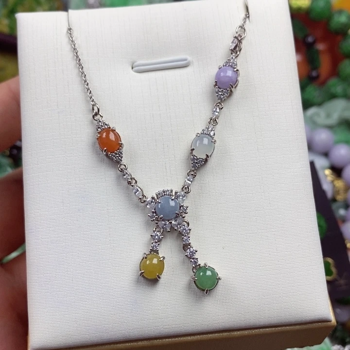 翡翠未镶嵌吊坠(赠链)