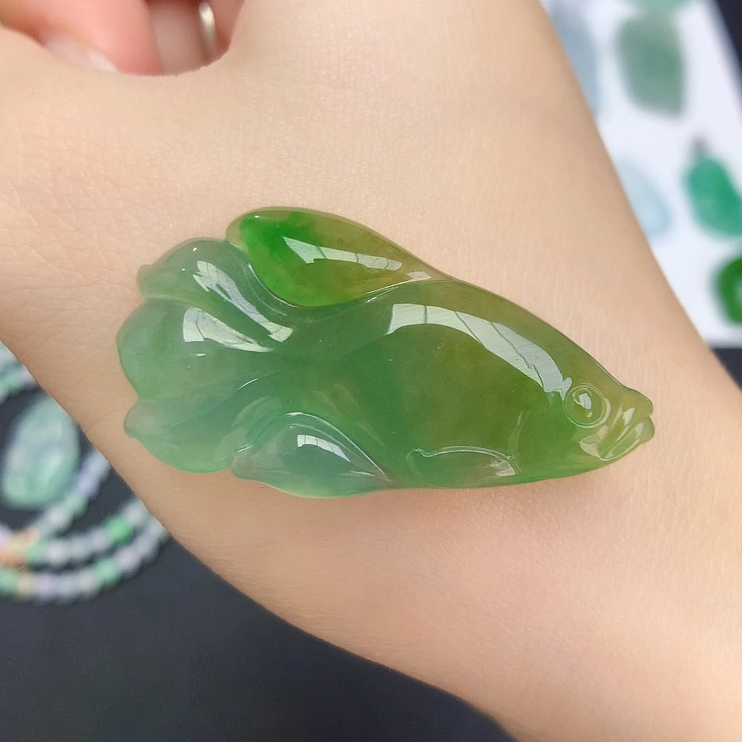 翡翠未镶嵌颈饰锦鲤