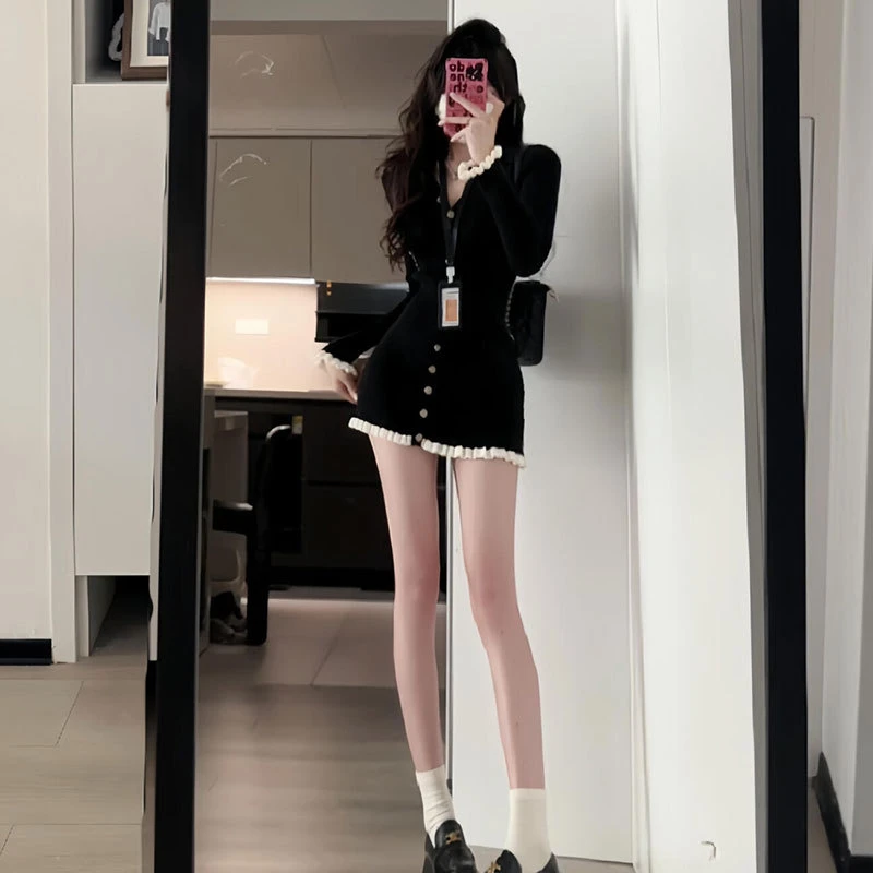 法式气质黑色针织连衣裙子女秋冬季2025新款温柔风修身显瘦连衣裙