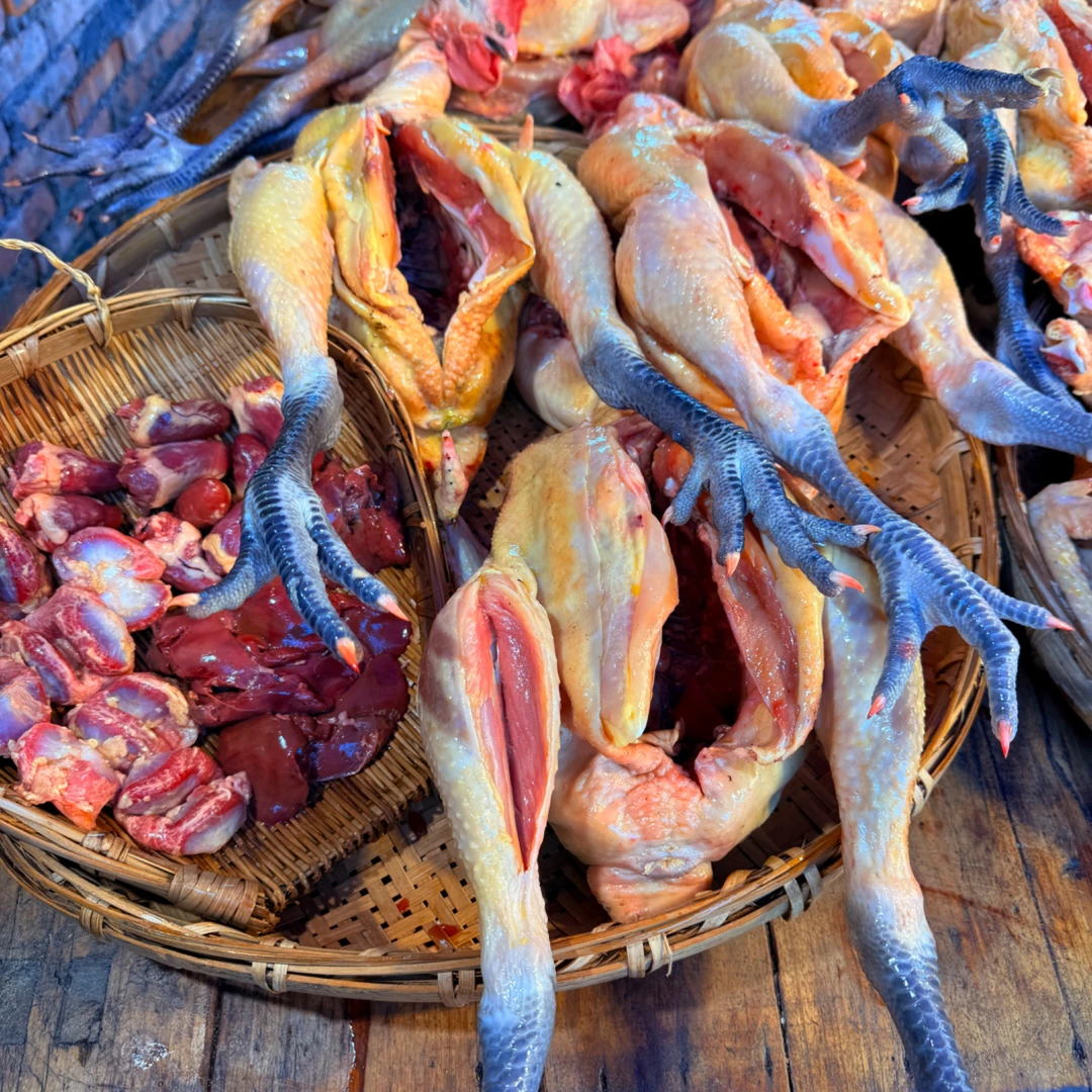 【小邵】拍1只送1只农村黑脚大公鸡 到手9.4-10斤/单只4.7斤