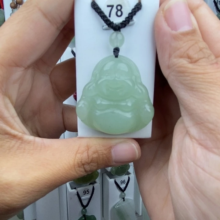 石英质玉未镶嵌颈饰
