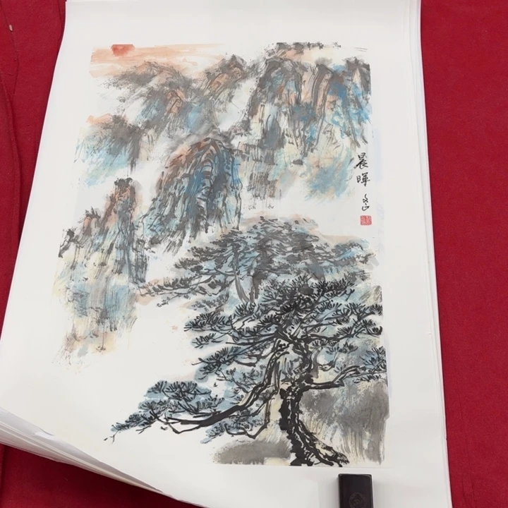 国画花鸟等图案为一体