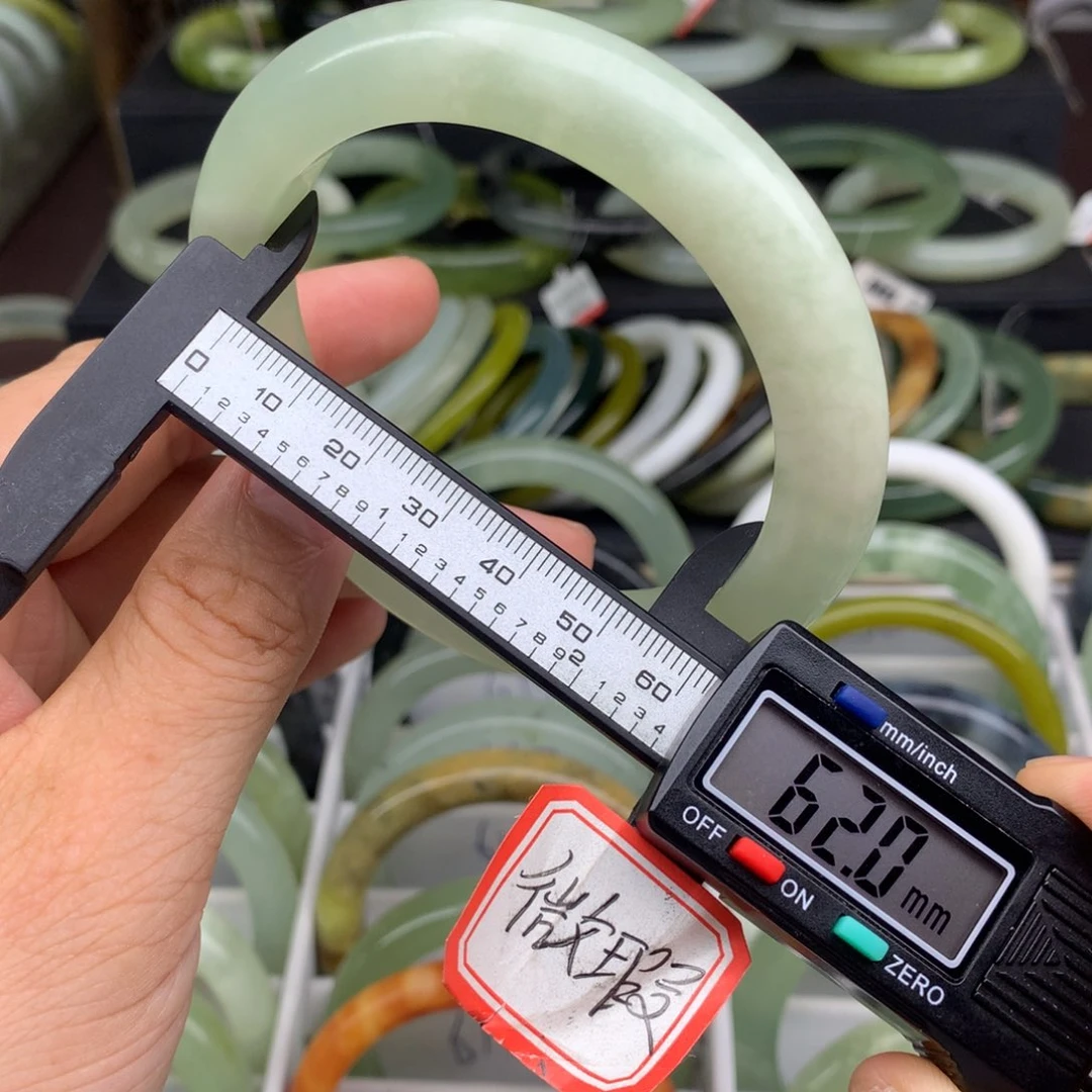 未镶嵌蛇纹石玉手镯613