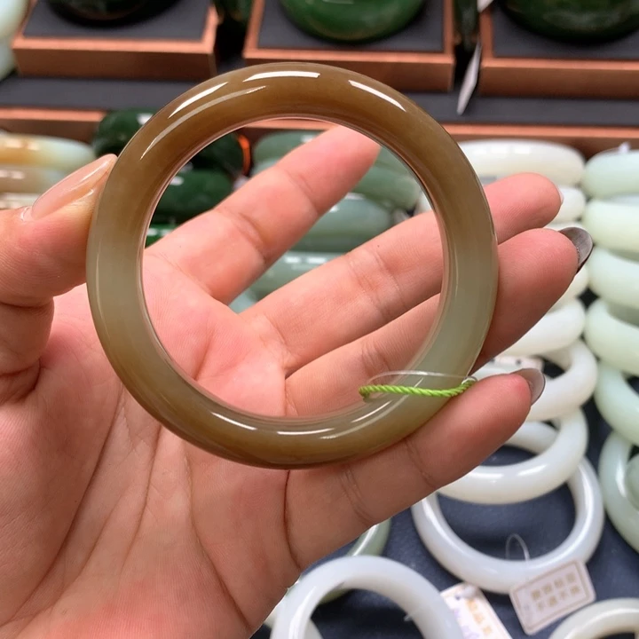 【闪购商品】未镶嵌手镯和田玉
