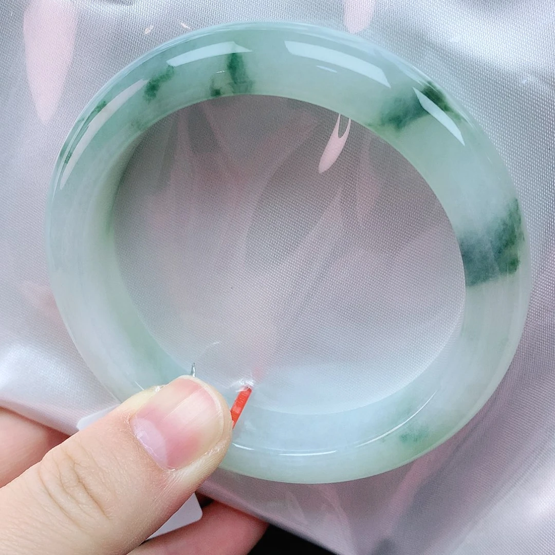 翡翠手镯未镶嵌59圈