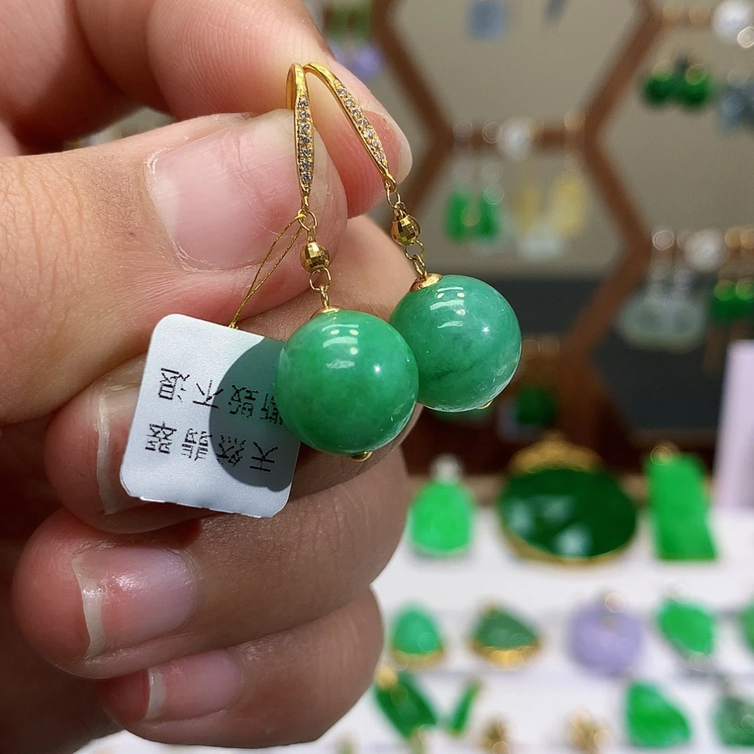 18K金镶嵌翡翠耳饰天然翡翠耳饰