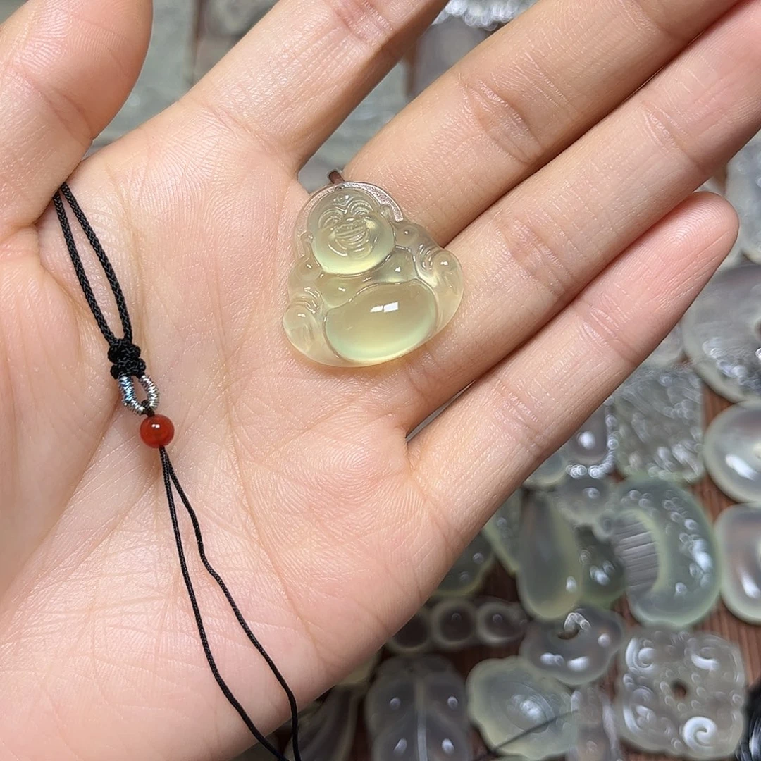 修***.岫玉未镶嵌颈饰吊坠