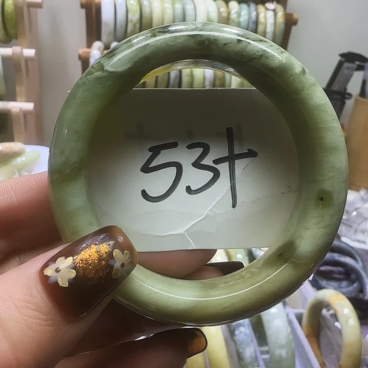 透闪石-蛇纹石玉未镶嵌手镯