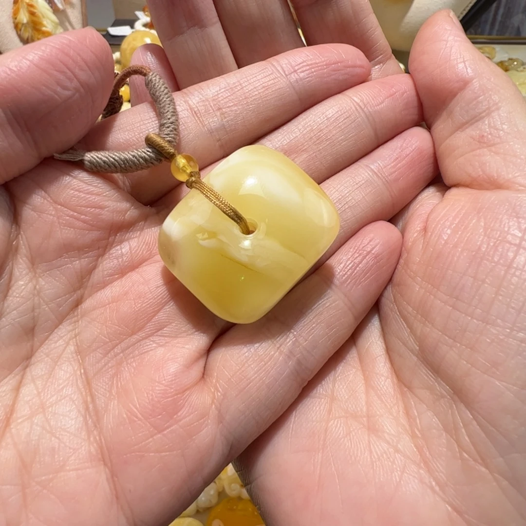 琥珀未镶嵌裸石蜜蜡