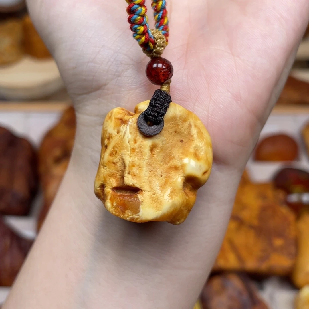 未镶嵌琥珀珠宝奇石