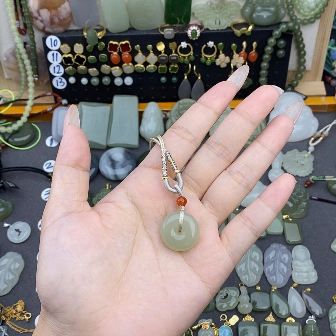 和田玉未镶嵌吊坠(不含链)