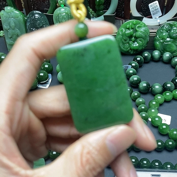 和田玉吊坠未镶嵌