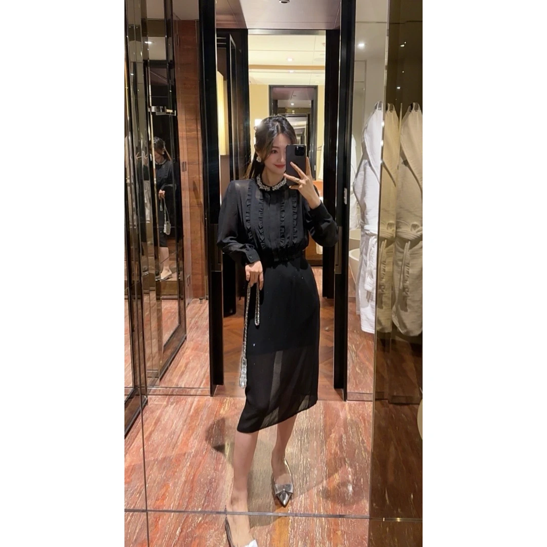W·HAHA【现货】【归国千金】赫本钉钻钉珠领衬衫套装裙60326