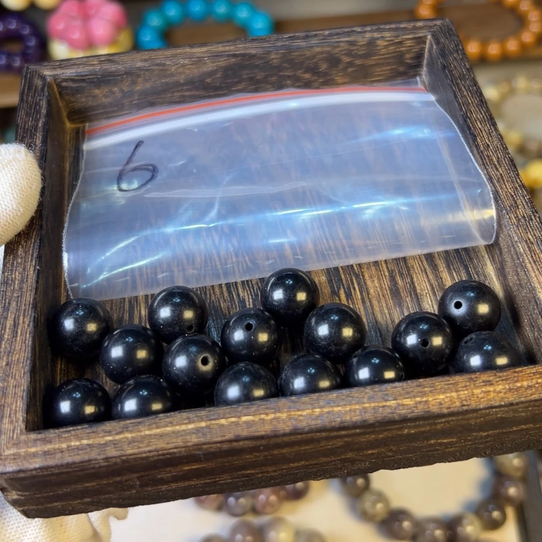 L***y木6号黑金卡14单圈