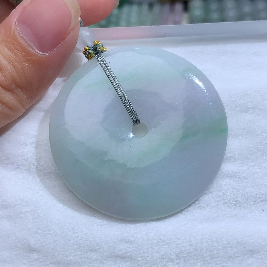 翡翠未镶嵌颈饰677。
