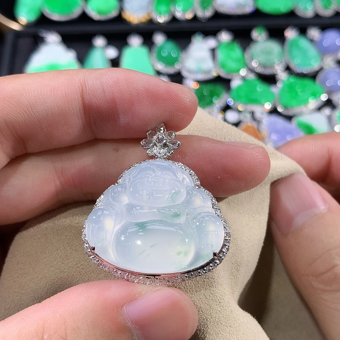 翡翠18K金镶嵌颈饰