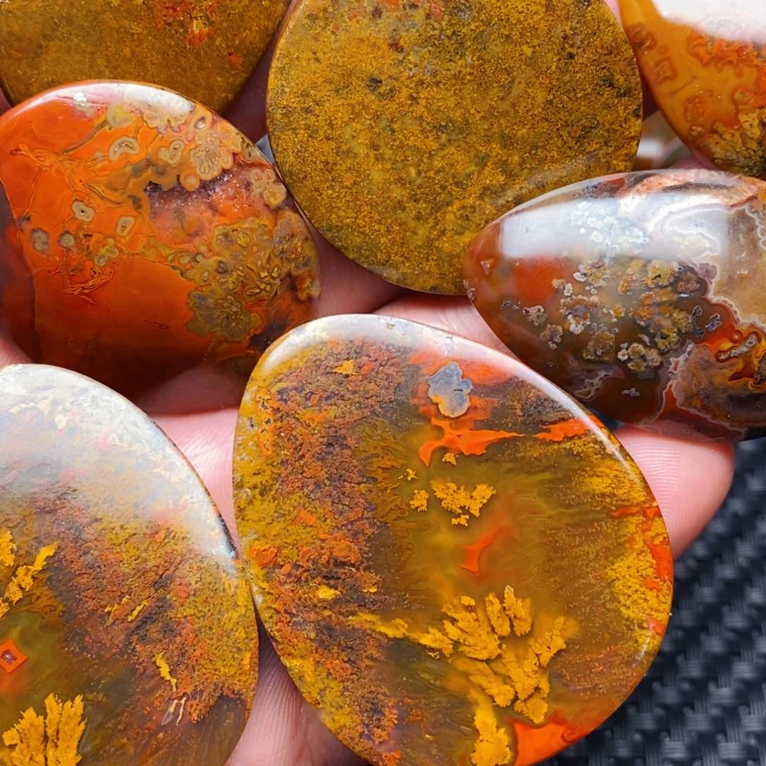 未镶嵌颈饰玛瑙/玉髓慕***?