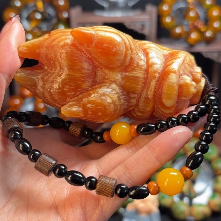 琥珀木手把件 抓钱大猪爪