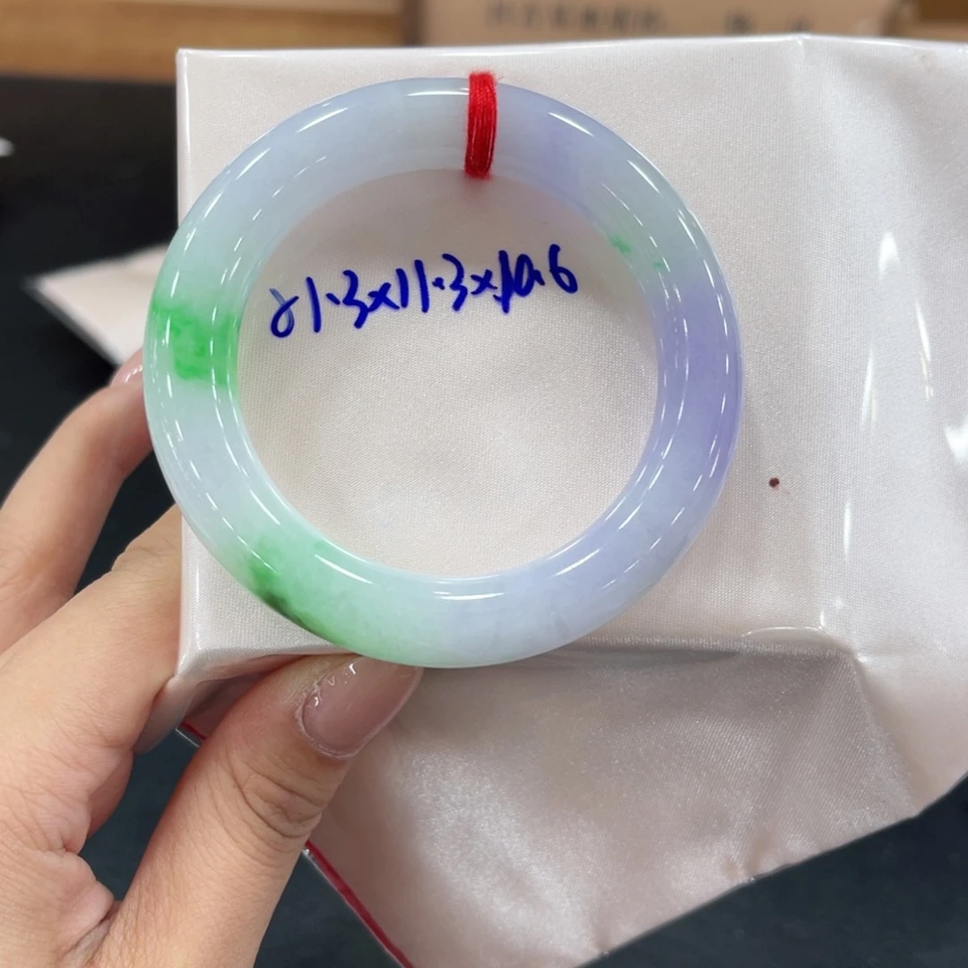 未镶嵌手镯翡翠?***。翡翠