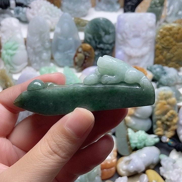 翡翠未镶嵌颈饰翡翠