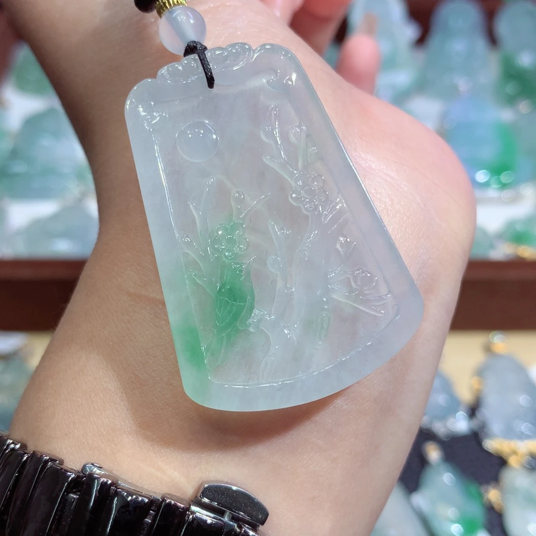 吊坠(不含链)未镶嵌翡翠