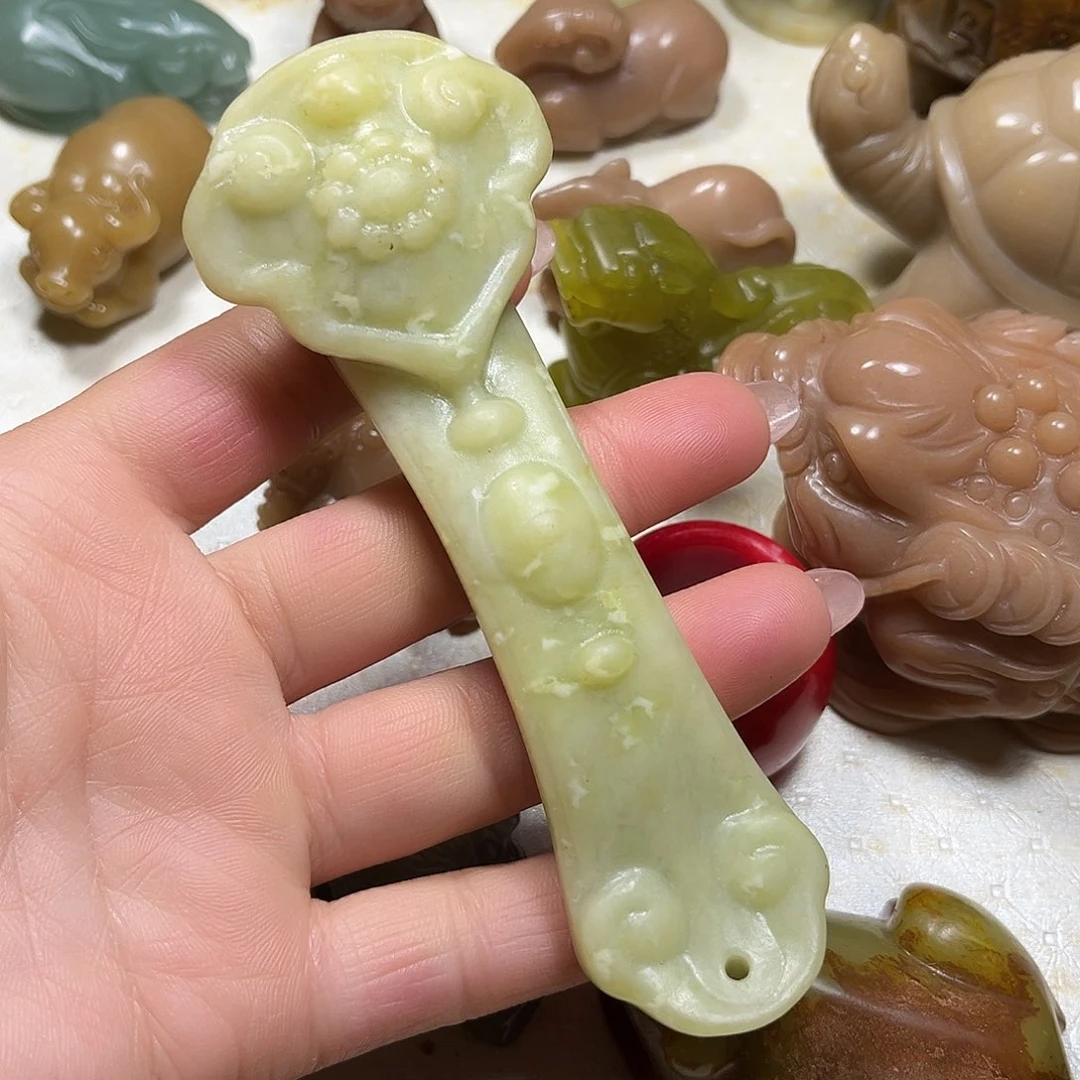 白玉菩提吊坠白玉菩提吊坠