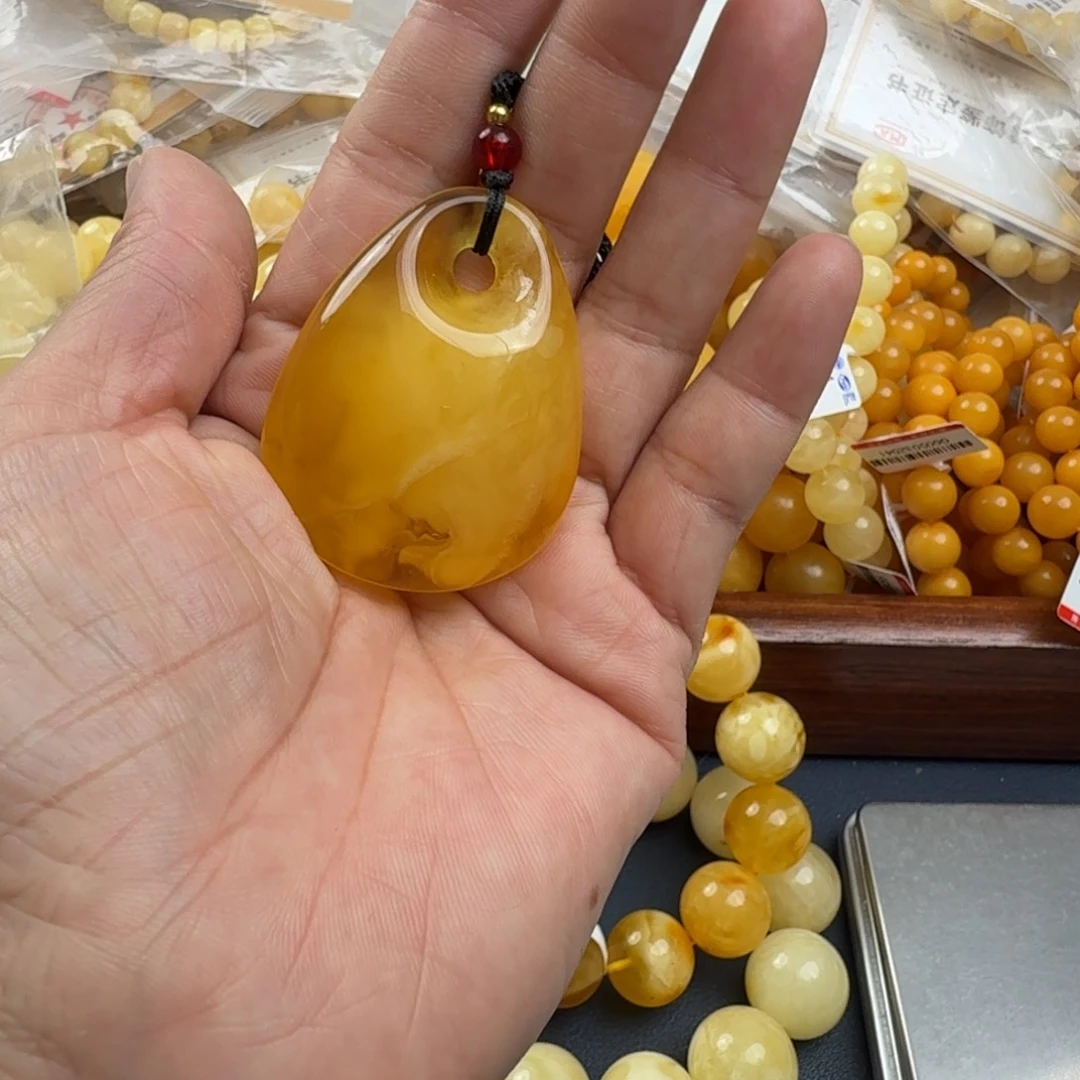 未镶嵌琥珀珠宝奇石