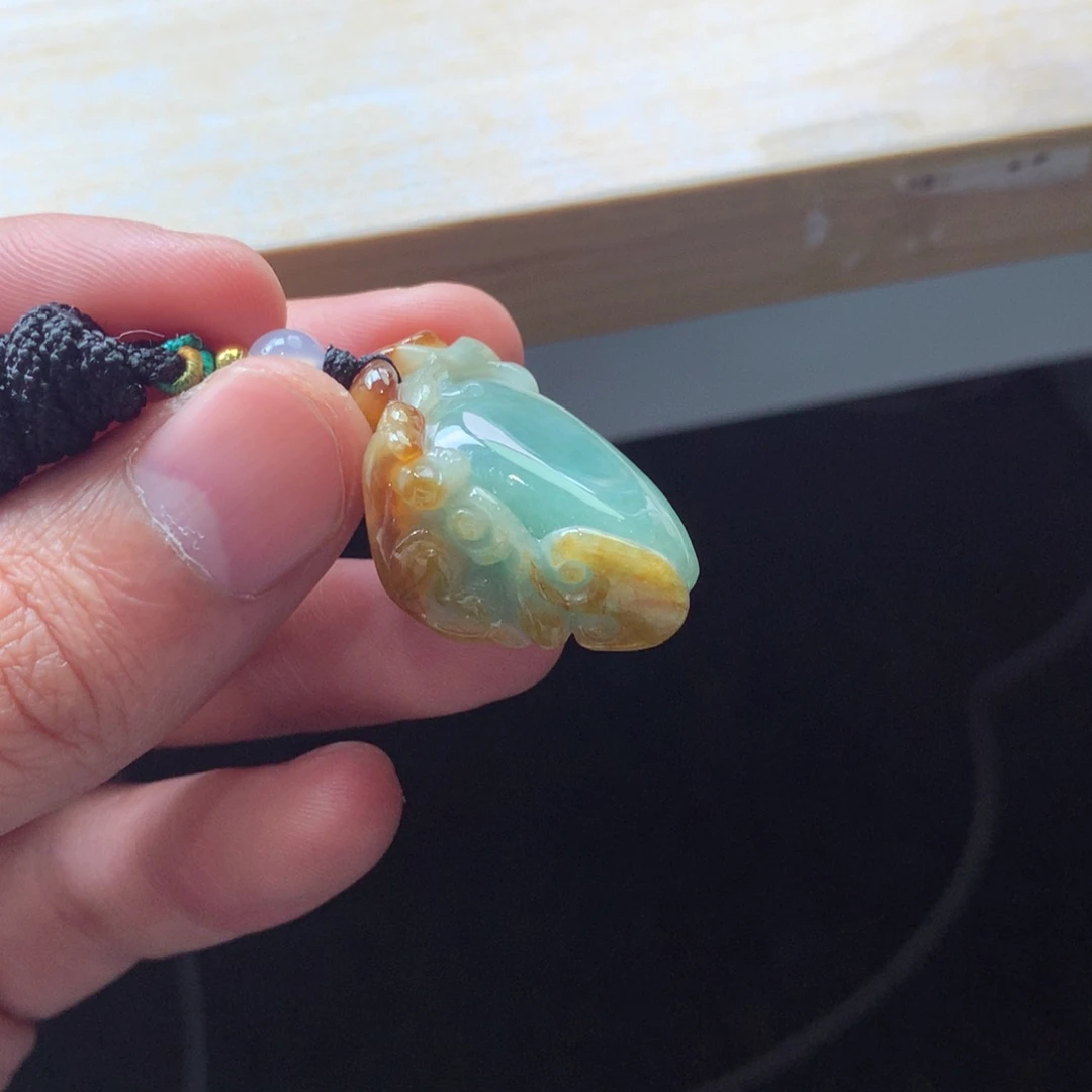 翡翠颈饰未镶嵌吊坠