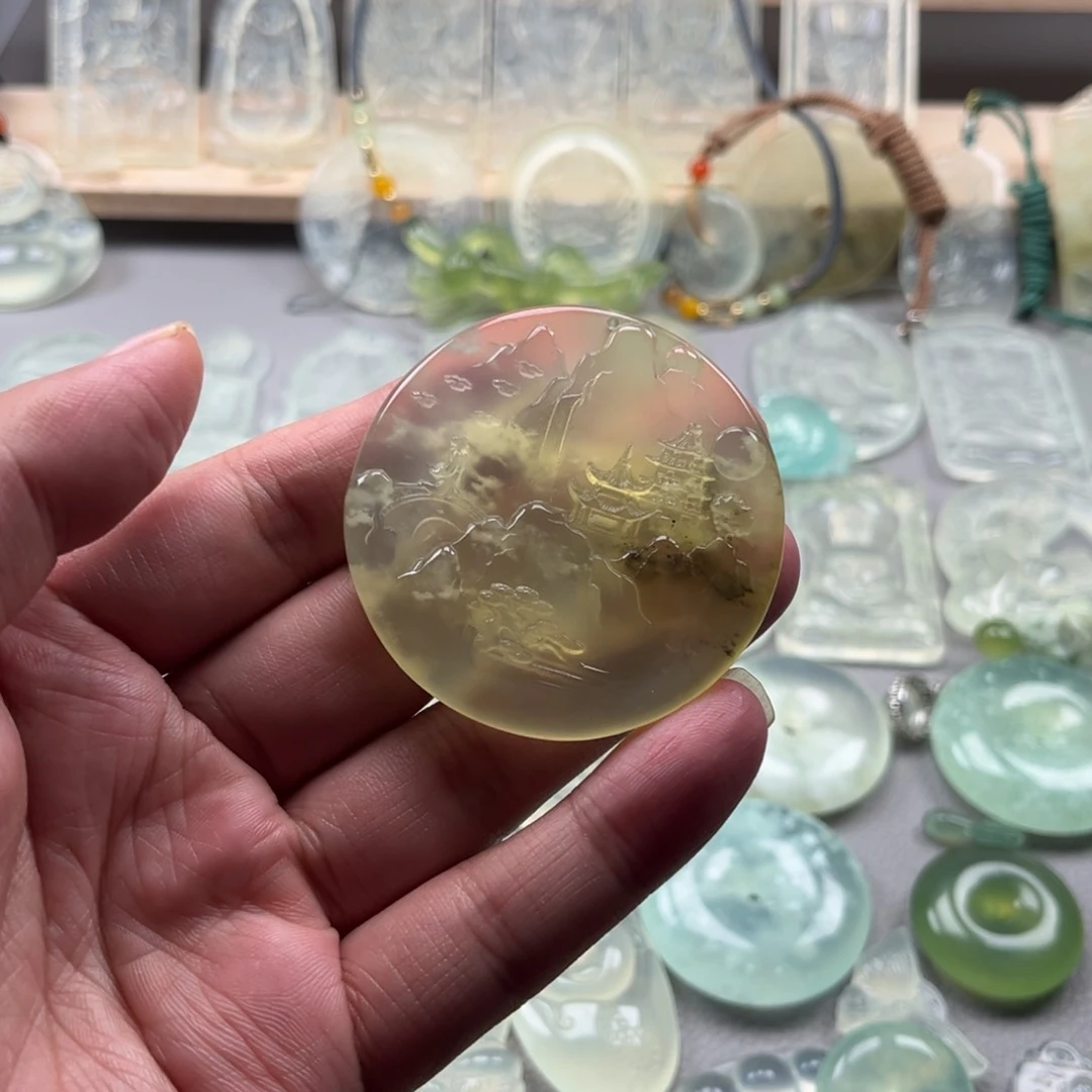 蛇纹石玉未镶嵌颈饰清****