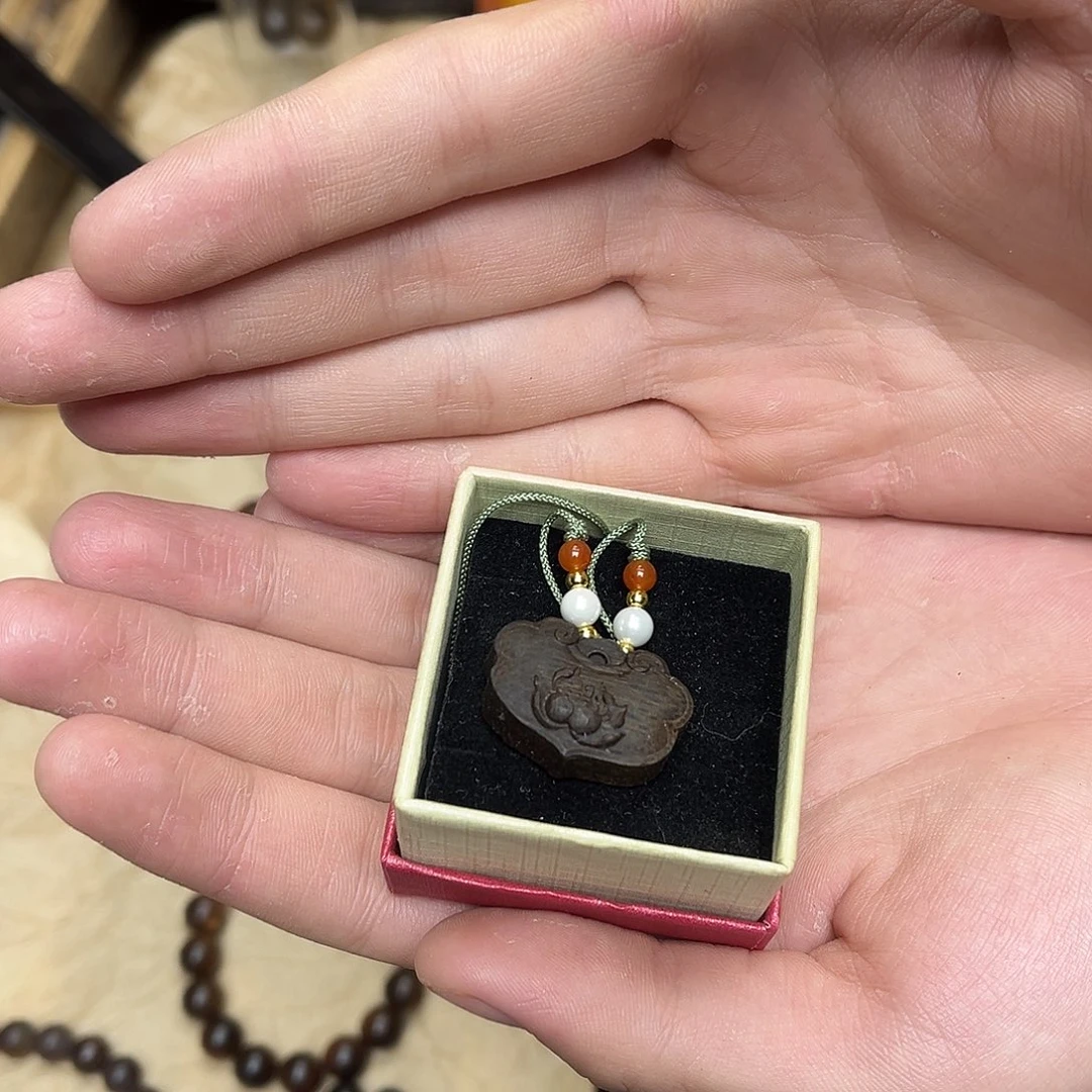 大叶紫檀（黑酸枝木类）