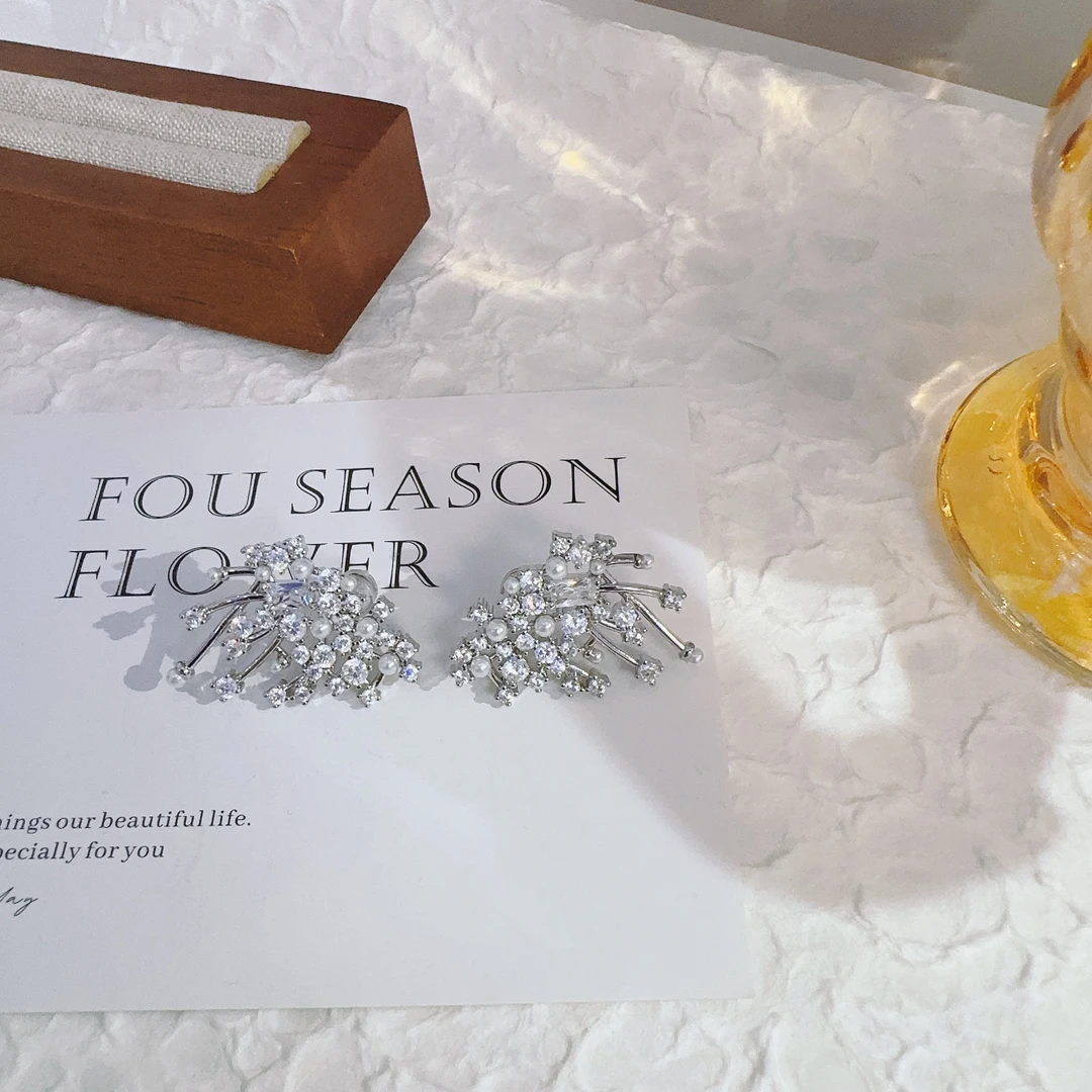 铜合金仿珍珠耳饰 4022 小星云耳钉 时尚气质