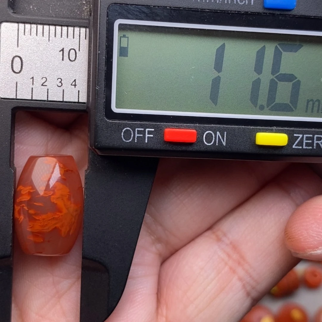 南红玛瑙配饰未镶嵌