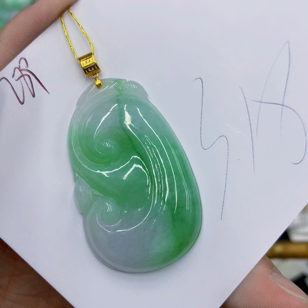 颈饰18K金镶嵌翡翠翡翠