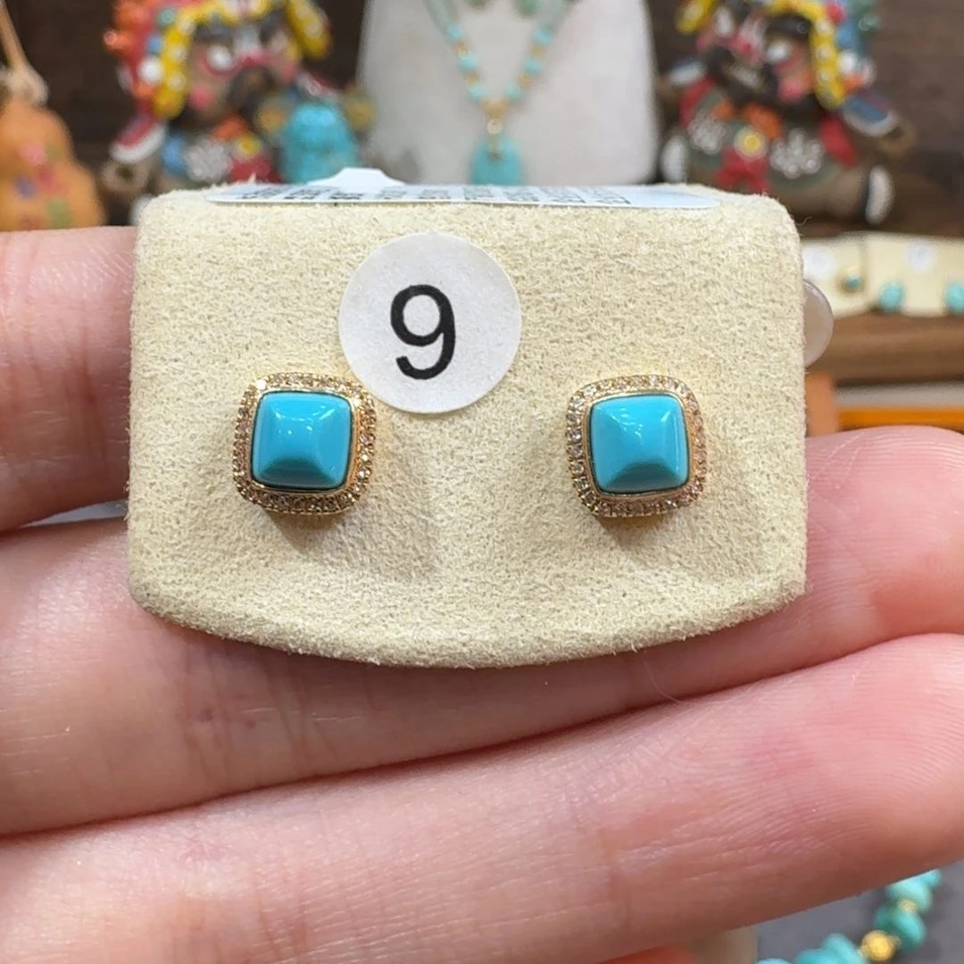 绿松石18K金镶嵌耳钉