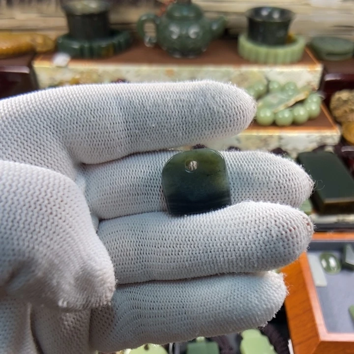 透闪石质玉未镶嵌吊坠(不含链)用****晓