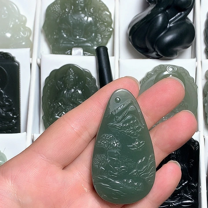 颈饰未镶嵌和田玉（糖玉）