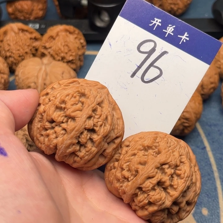 吊坠文玩核桃龙***欢粗筋 47全品 96