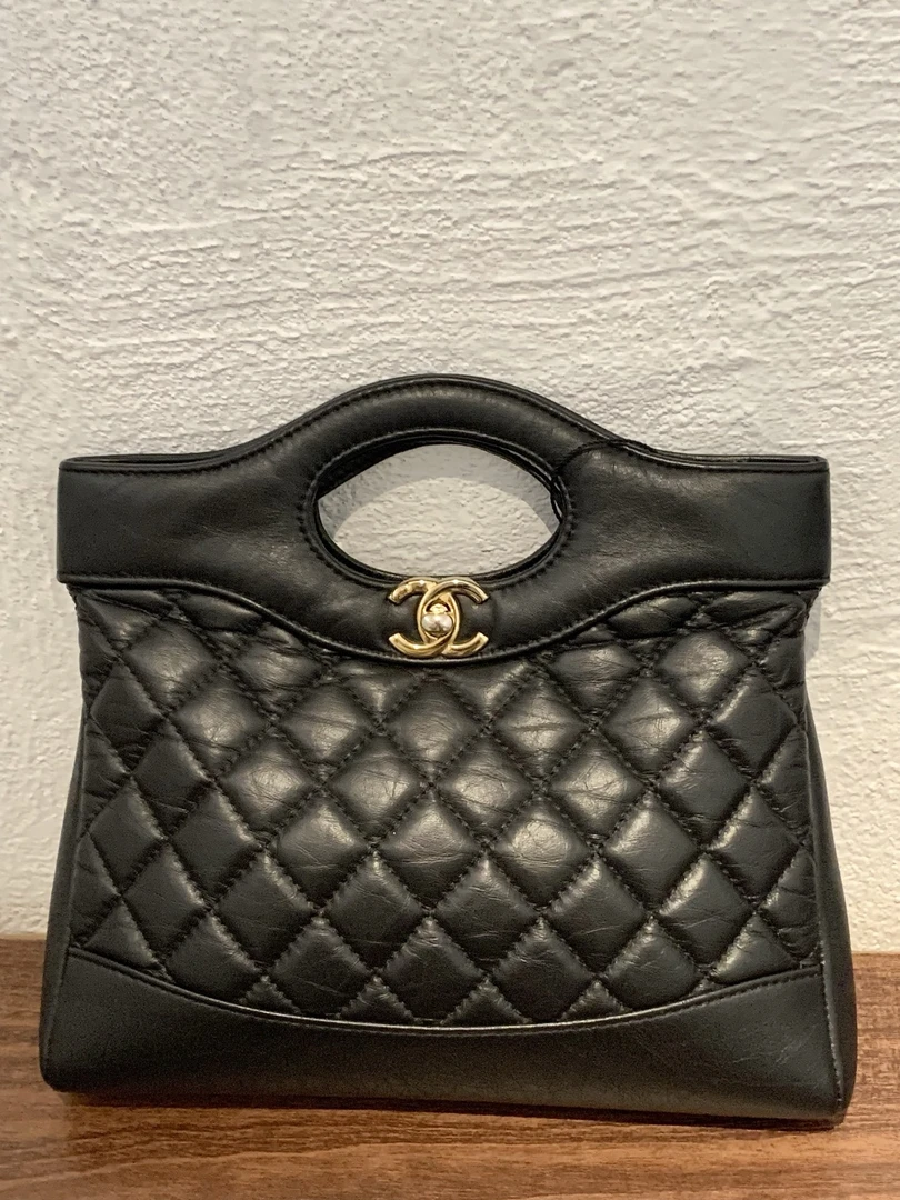 99新 Chanel/香奈儿 23A黑金油蜡牛mini31bag芯片款12158018二店