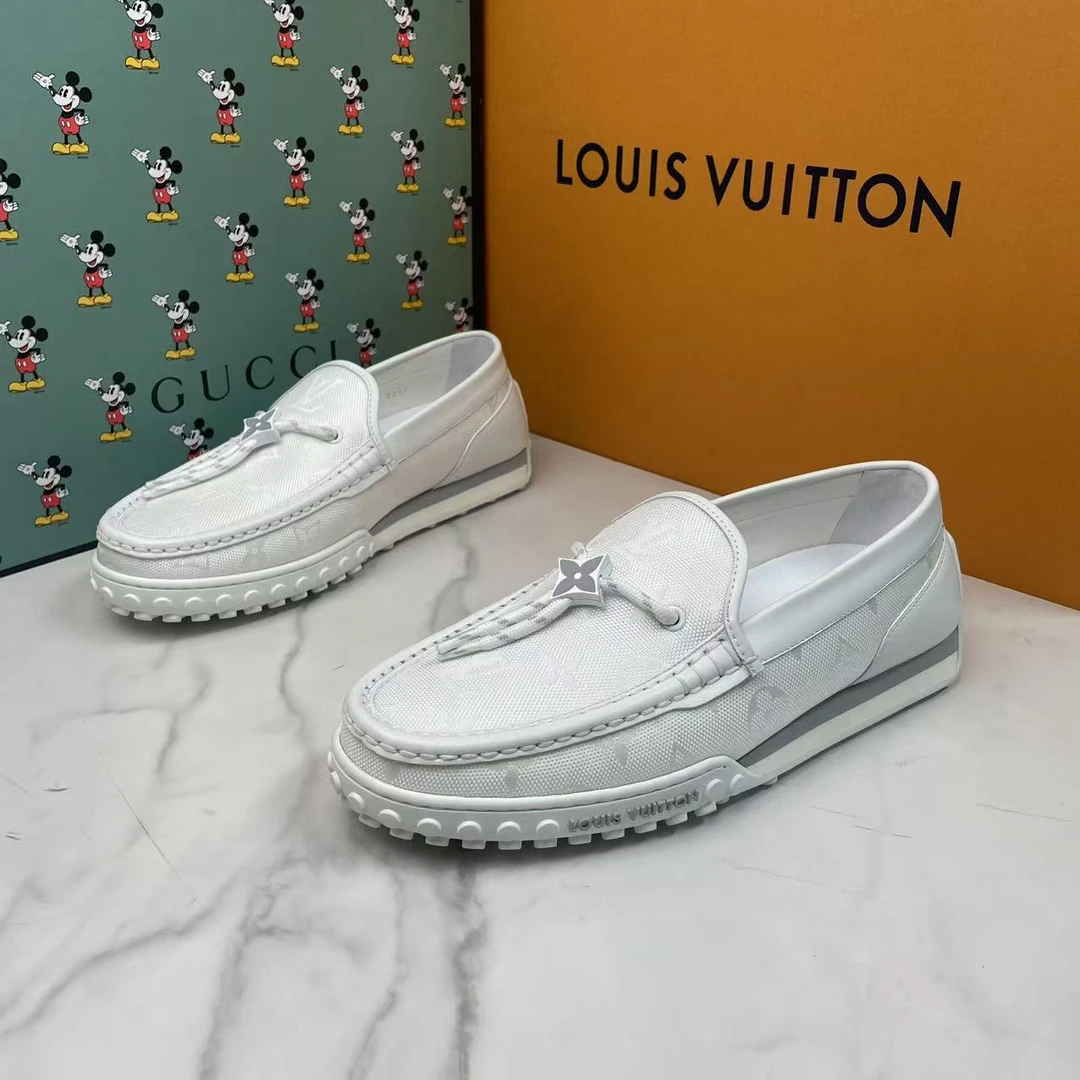 全新未使用 LouisVuitton/路易威登 白色老花豆豆鞋/39.5码/全新