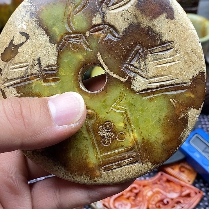 未镶嵌蛇纹石玉颈饰